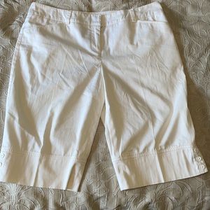 AGB Women’s White Bermuda Shorts with Buttons SZ 8
